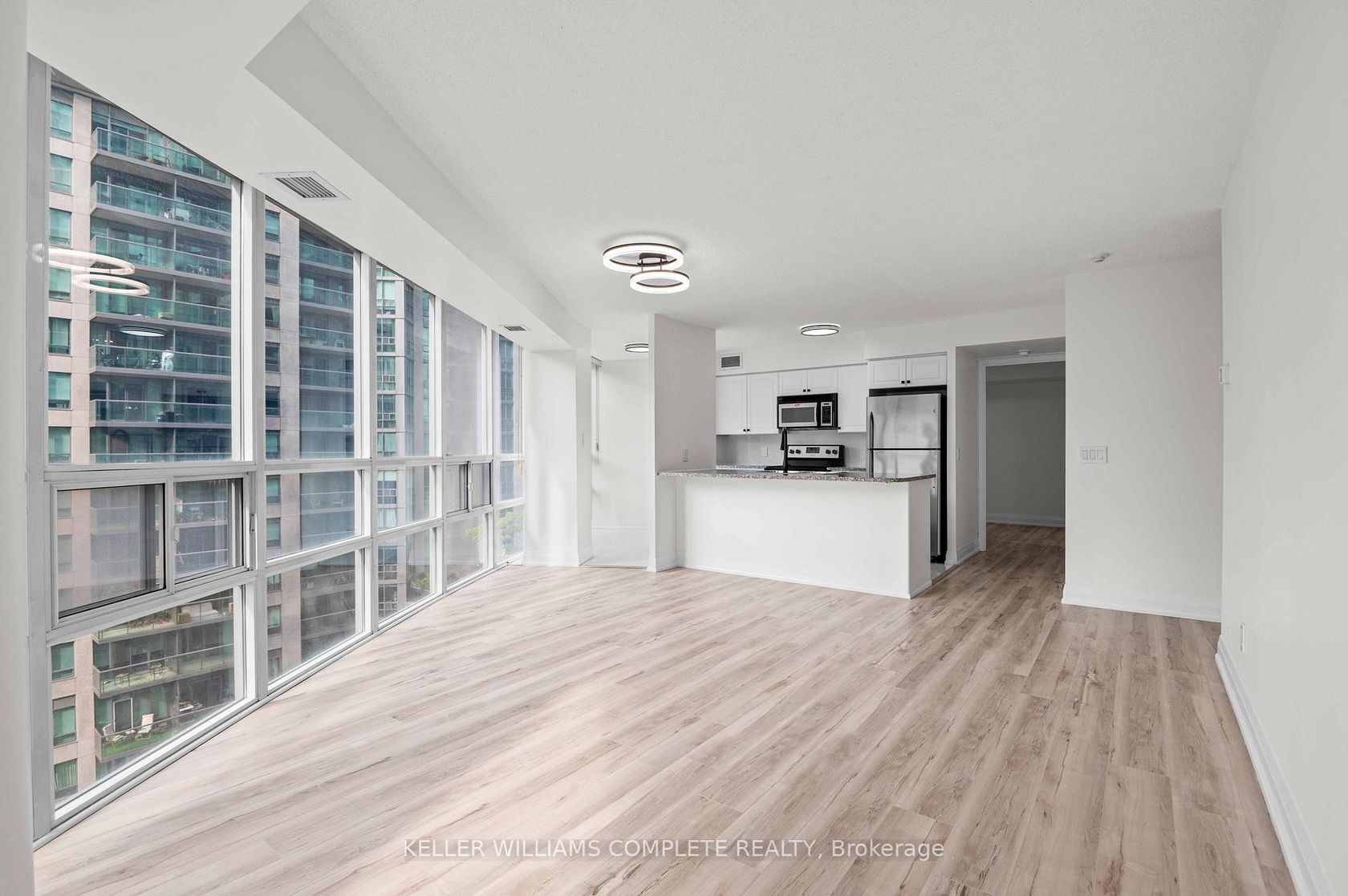 Photo 4 at 1110 - 30 GRAND TRUNK Crescent SW, Waterfront Communities C1, Toronto Photo 4 at 1110 - 30 GRAND TRUNK Crescent SW, Waterfront Communities C1, Toronto