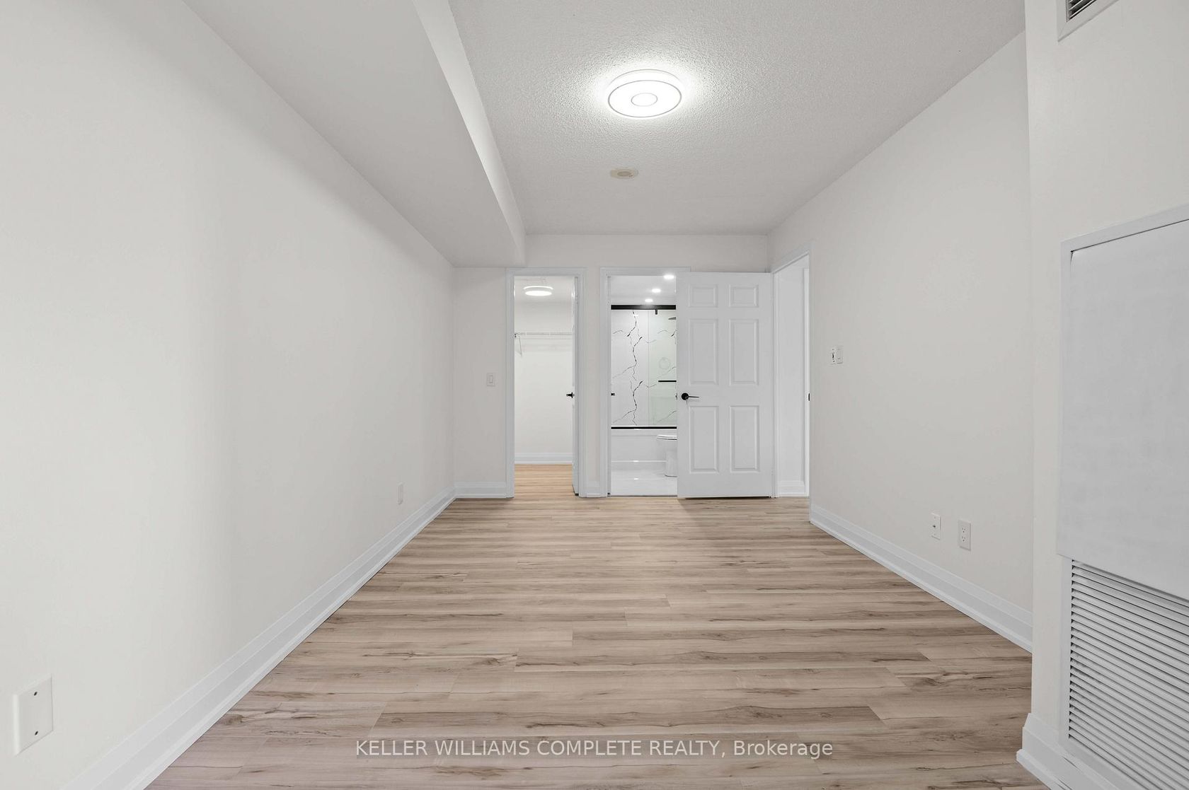 Photo 7 at 1110 - 30 GRAND TRUNK Crescent SW, Waterfront Communities C1, Toronto Photo 7 at 1110 - 30 GRAND TRUNK Crescent SW, Waterfront Communities C1, Toronto