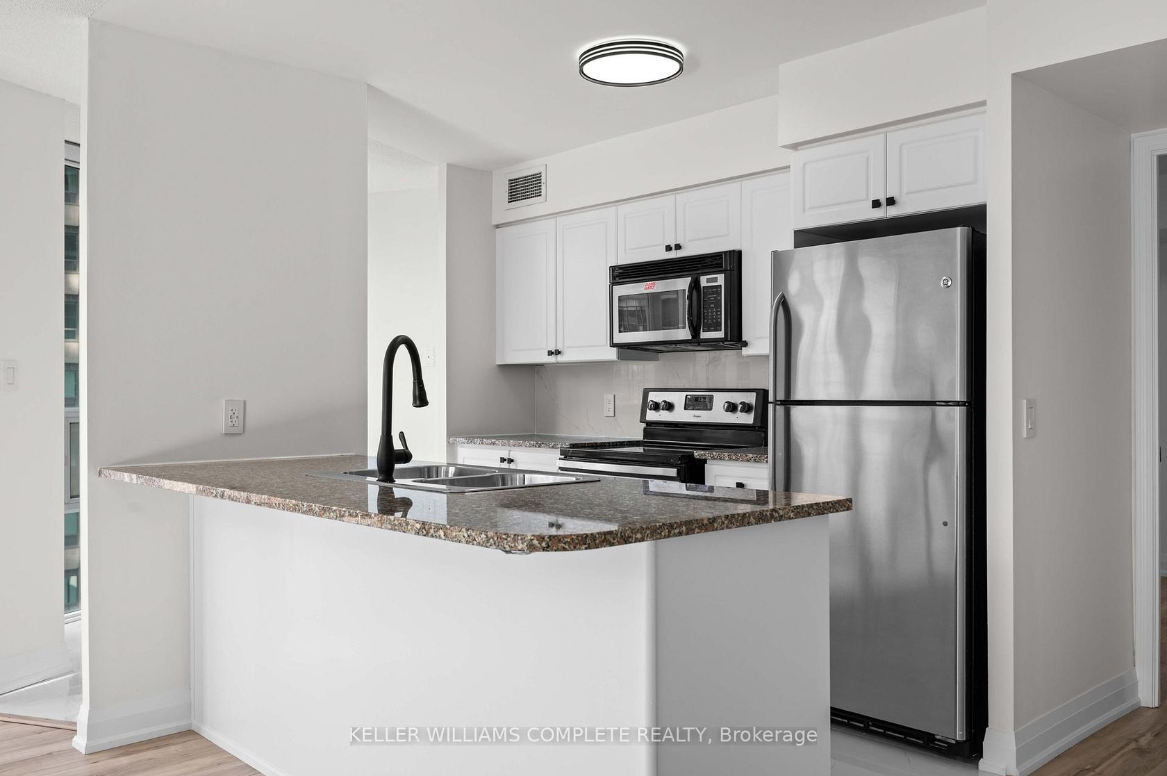 Photo 10 at 1110 - 30 GRAND TRUNK Crescent SW, Waterfront Communities C1, Toronto Photo 10 at 1110 - 30 GRAND TRUNK Crescent SW, Waterfront Communities C1, Toronto