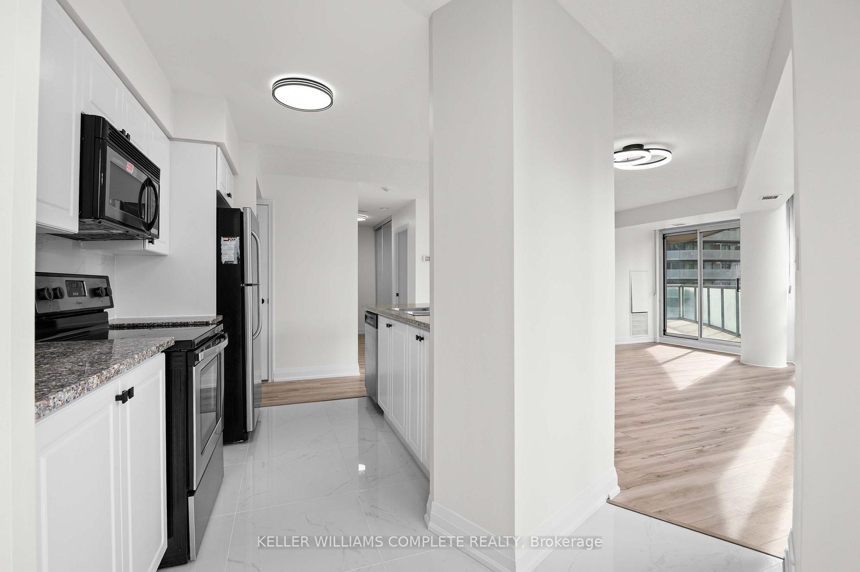 Photo 13 at 1110 - 30 GRAND TRUNK Crescent SW, Waterfront Communities C1, Toronto Photo 13 at 1110 - 30 GRAND TRUNK Crescent SW, Waterfront Communities C1, Toronto