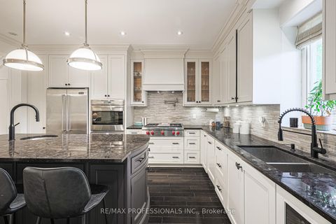 Photo 5 at 18 Constance Street, Swansea, Toronto