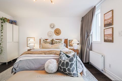 Photo 24 at 18 Constance Street, Swansea, Toronto