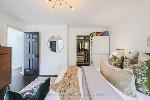 Photo 27 at 18 Constance Street, Swansea, Toronto