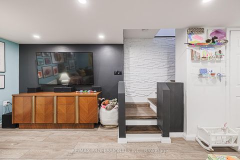 Photo 35 at 18 Constance Street, Swansea, Toronto