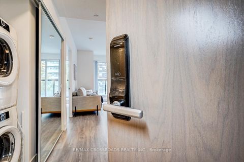 Photo 7 at 219 - 585 Bloor Street E, North St. James Town, Toronto