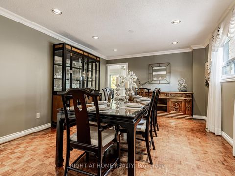 Photo 7 at 10 Rodeo Drive, Yorkhill, Vaughan