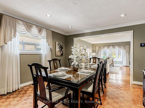 Photo 8 at 10 Rodeo Drive, Yorkhill, Vaughan