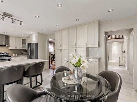 Photo 13 at 10 Rodeo Drive, Yorkhill, Vaughan