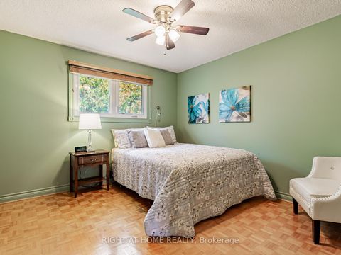 Photo 24 at 10 Rodeo Drive, Yorkhill, Vaughan