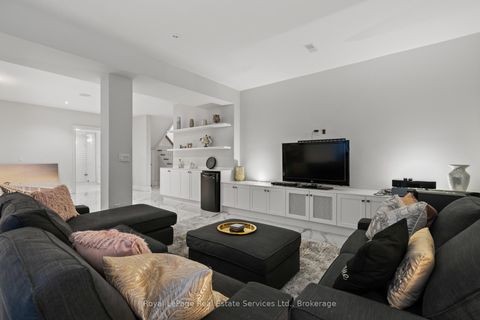 Photo 32 at 231 Cherryhill Road, BR Bronte, Oakville