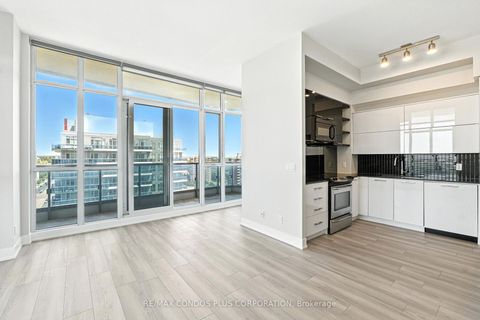 Photo 3 at Lph15 - 9471 Yonge Street, Observatory, Richmond Hill