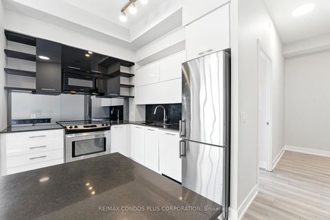 Photo 5 at Lph15 - 9471 Yonge Street, Observatory, Richmond Hill