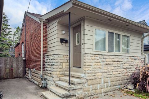 Photo 1 at 30 Thirtieth Street, Long Branch, Toronto