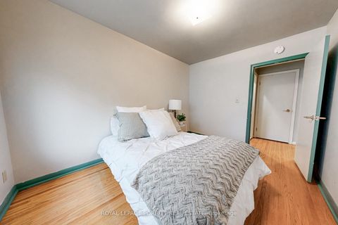 Photo 12 at 30 Thirtieth Street, Long Branch, Toronto