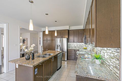 Photo 11 at 10 Pavlova Crescent, Oak Ridges, Richmond Hill