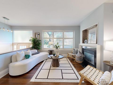 Photo 4 at 8 Overton Crescent, Don Mills, Toronto