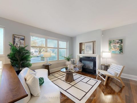 Photo 5 at 8 Overton Crescent, Don Mills, Toronto