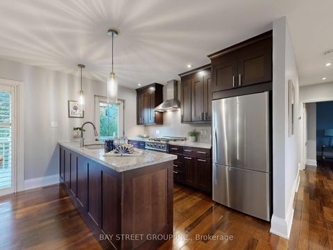 Photo 10 at 8 Overton Crescent, Don Mills, Toronto