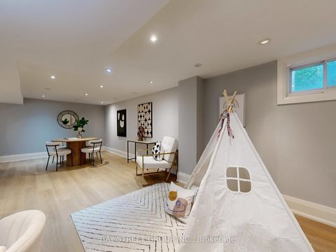 Photo 33 at 8 Overton Crescent, Don Mills, Toronto