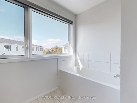 Photo 24 at 35 Thomas Armstrong Lane, Westbrook, Richmond Hill