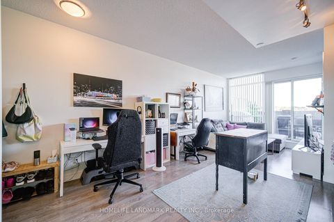 Photo 4 at 505 - 2055 Danforth Avenue, Woodbine Corridor, Toronto