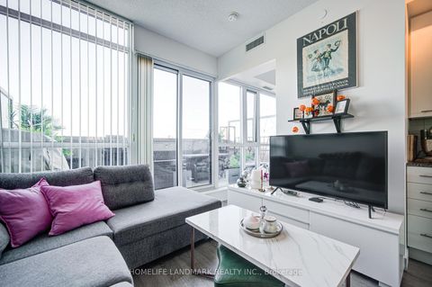 Photo 6 at 505 - 2055 Danforth Avenue, Woodbine Corridor, Toronto