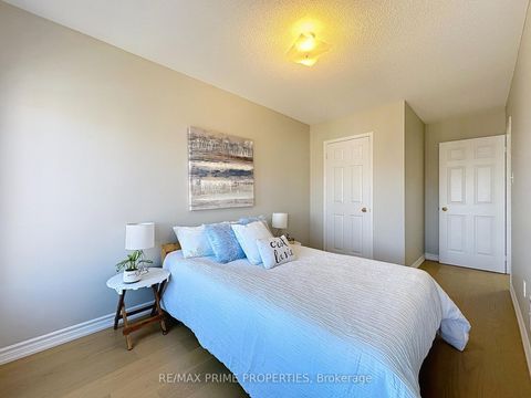 Photo 22 at 117 Big Hill Crescent, Patterson, Vaughan