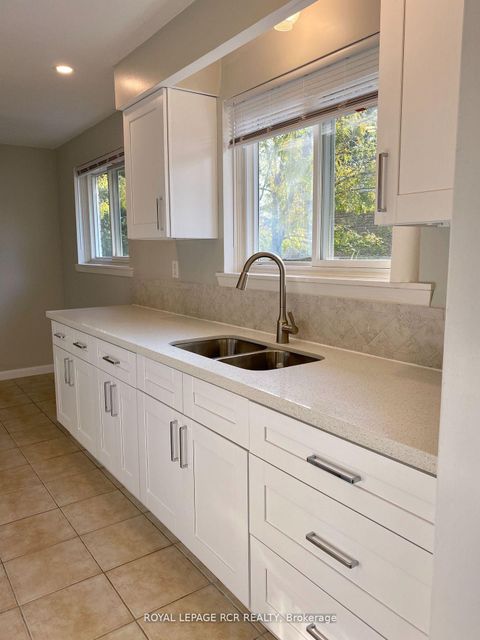 Photo 10 at 15 McDonald Drive, Aurora Heights, Aurora