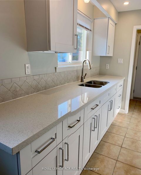 Photo 11 at 15 McDonald Drive, Aurora Heights, Aurora