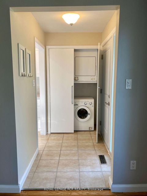 Photo 15 at 15 McDonald Drive, Aurora Heights, Aurora