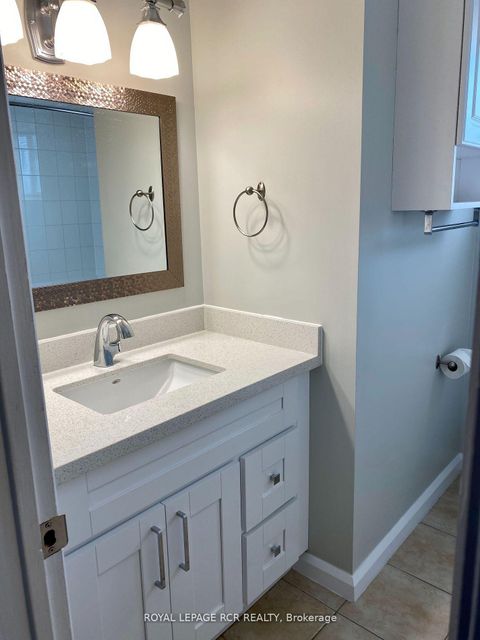 Photo 20 at 15 McDonald Drive, Aurora Heights, Aurora