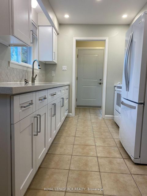 Photo 23 at 15 McDonald Drive, Aurora Heights, Aurora