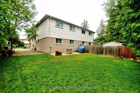 Photo 26 at 15 McDonald Drive, Aurora Heights, Aurora