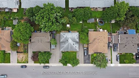 Photo 34 at 15 McDonald Drive, Aurora Heights, Aurora