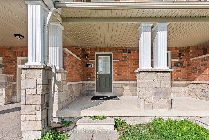 Photo 1 at 1516 Shepway Mews, Duffin Heights, Pickering Photo 1 at 1516 Shepway Mews, Duffin Heights, Pickering