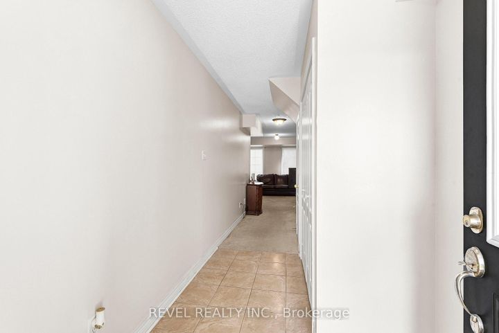 Photo 2 at 1516 Shepway Mews, Duffin Heights, Pickering