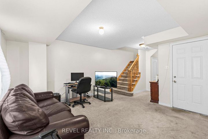 Photo 7 at 1516 Shepway Mews, Duffin Heights, Pickering