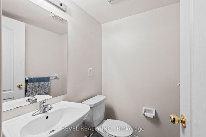 Photo 9 at 1516 Shepway Mews, Duffin Heights, Pickering