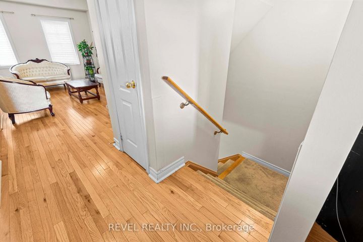 Photo 11 at 1516 Shepway Mews, Duffin Heights, Pickering