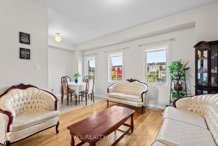 Photo 17 at 1516 Shepway Mews, Duffin Heights, Pickering