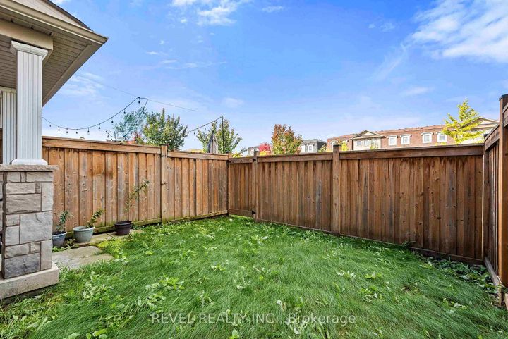 Photo 33 at 1516 Shepway Mews, Duffin Heights, Pickering