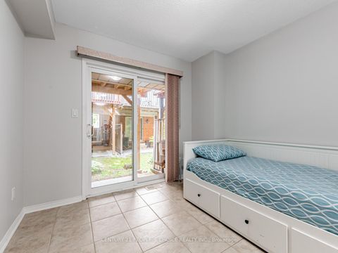 Photo 4 at 5 - 27 West Dean Park Drive, West Deane, Toronto