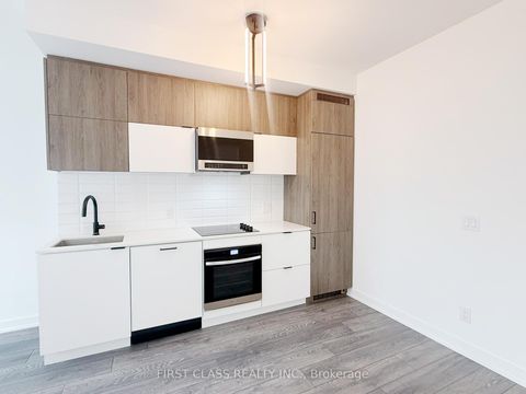 Photo 2 at 709 - 8888 Yonge Street, South Richvale, Richmond Hill