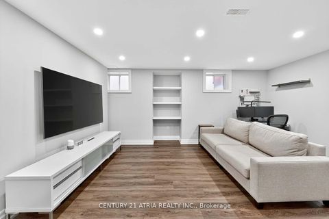 Photo 39 at 43 Novan Crescent, Rural Aurora, Aurora