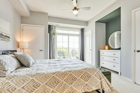 Photo 5 at 422 - 80 Aspen Springs Drive, Bowmanville, Clarington