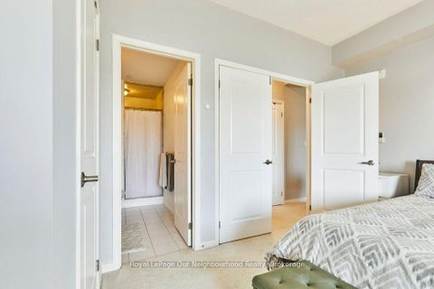 Photo 7 at 422 - 80 Aspen Springs Drive, Bowmanville, Clarington