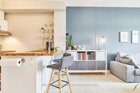 Photo 13 at 422 - 80 Aspen Springs Drive, Bowmanville, Clarington