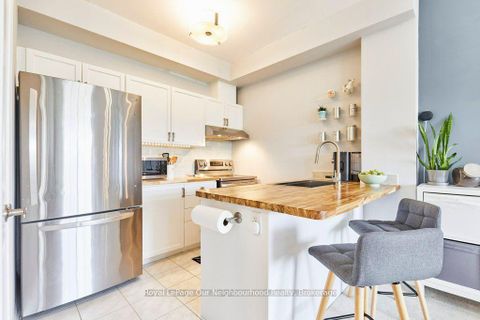 Photo 14 at 422 - 80 Aspen Springs Drive, Bowmanville, Clarington