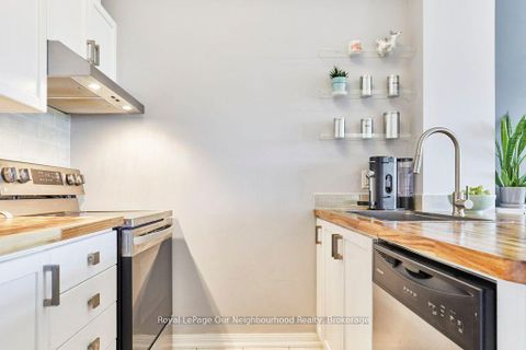 Photo 15 at 422 - 80 Aspen Springs Drive, Bowmanville, Clarington