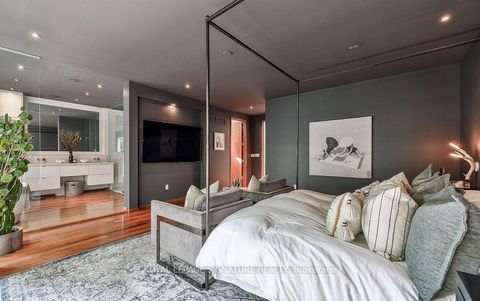 Photo 20 at 63 Douglas Crescent, Leaside, Toronto